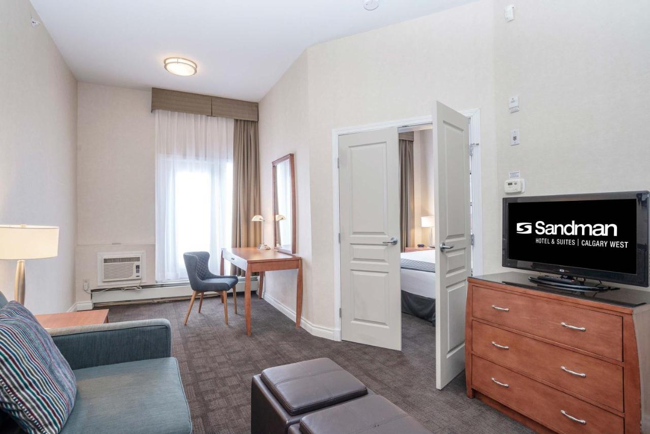 Sandman Hotel & Suites Calgary West Dış mekan fotoğraf