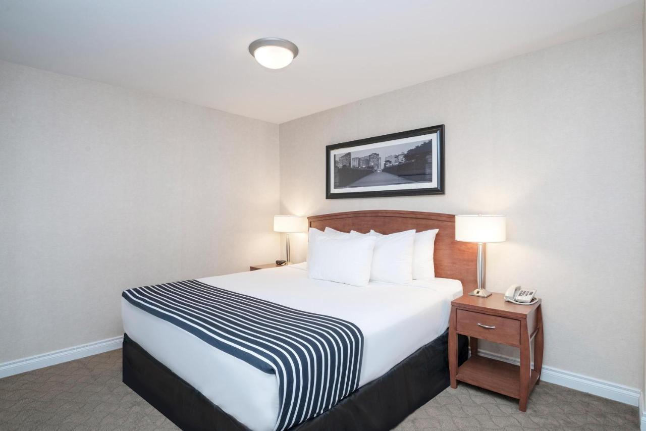 Sandman Hotel & Suites Calgary West Dış mekan fotoğraf