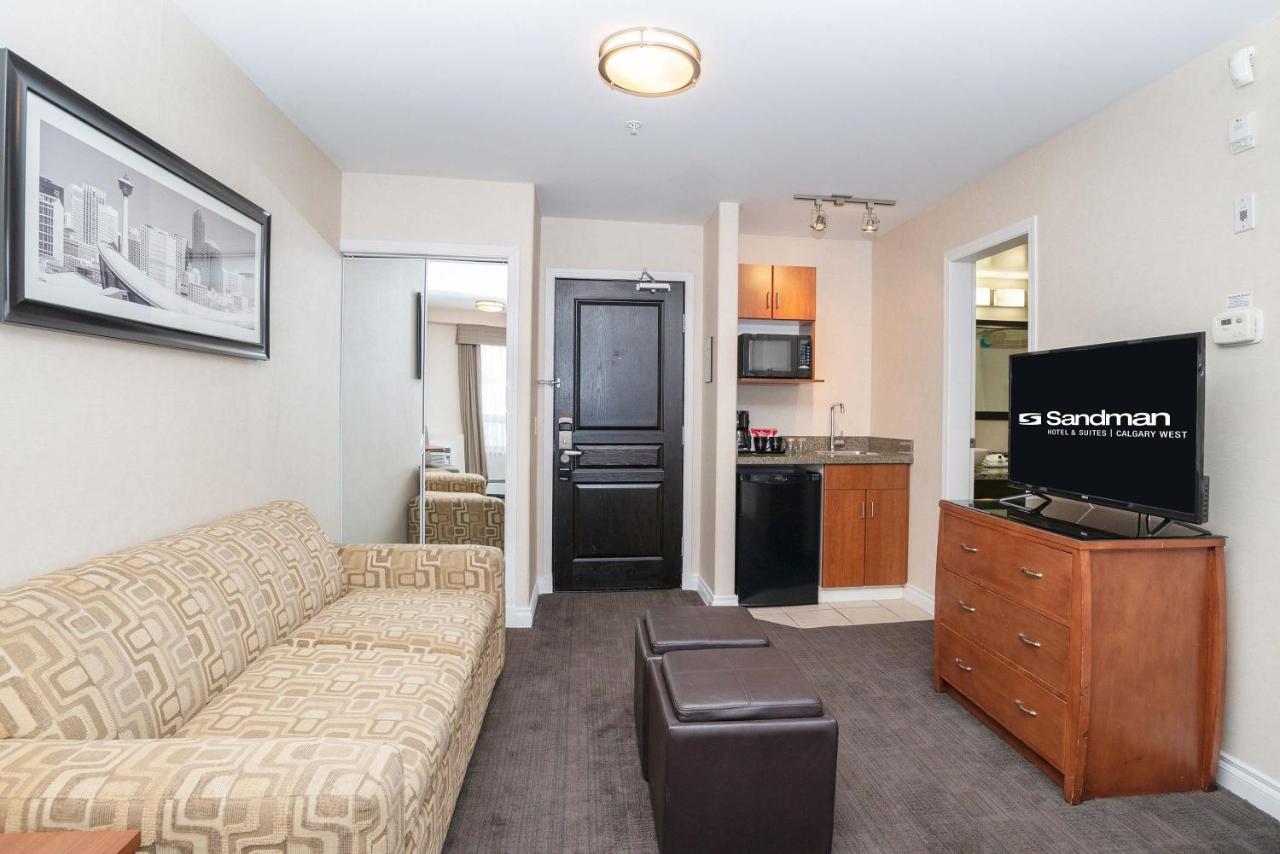 Sandman Hotel & Suites Calgary West Dış mekan fotoğraf