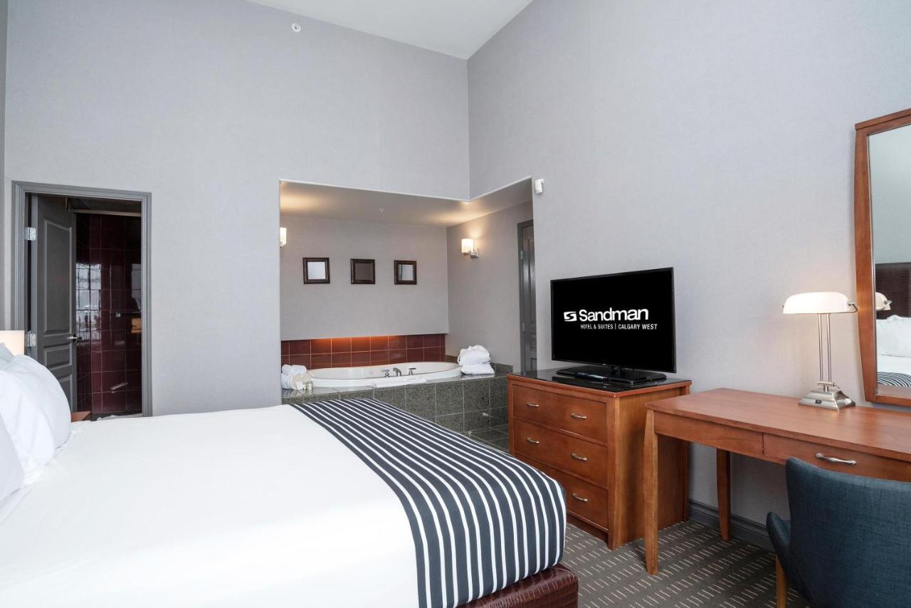 Sandman Hotel & Suites Calgary West Dış mekan fotoğraf
