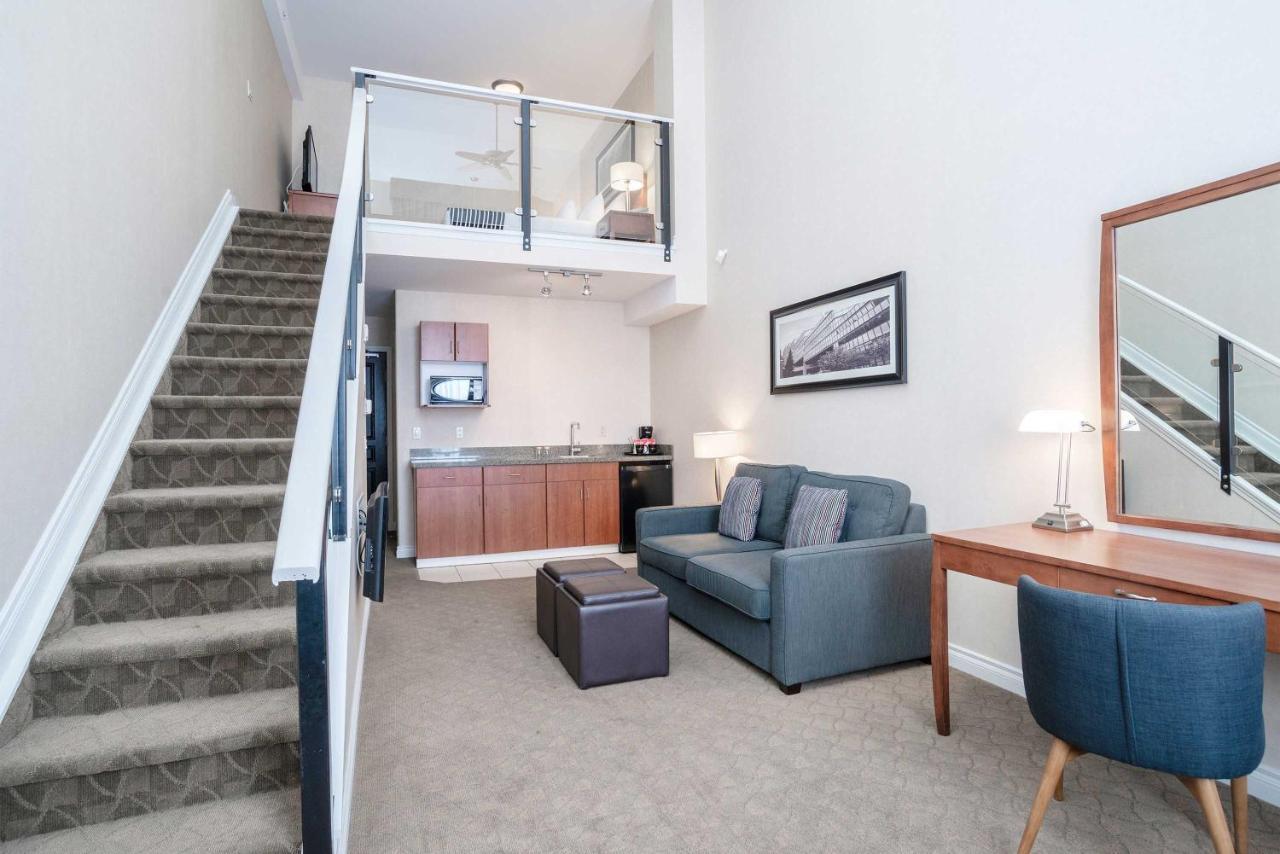 Sandman Hotel & Suites Calgary West Dış mekan fotoğraf