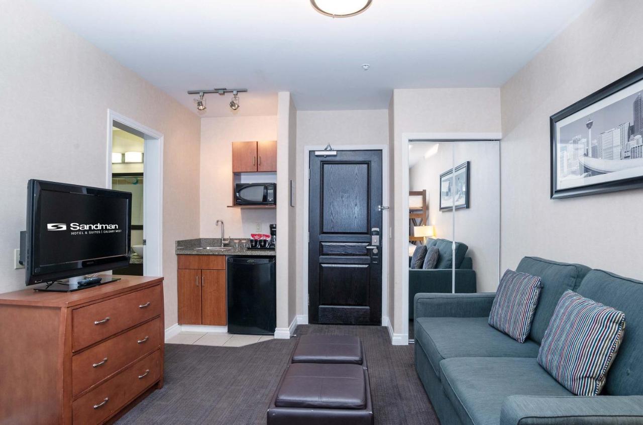 Sandman Hotel & Suites Calgary West Dış mekan fotoğraf