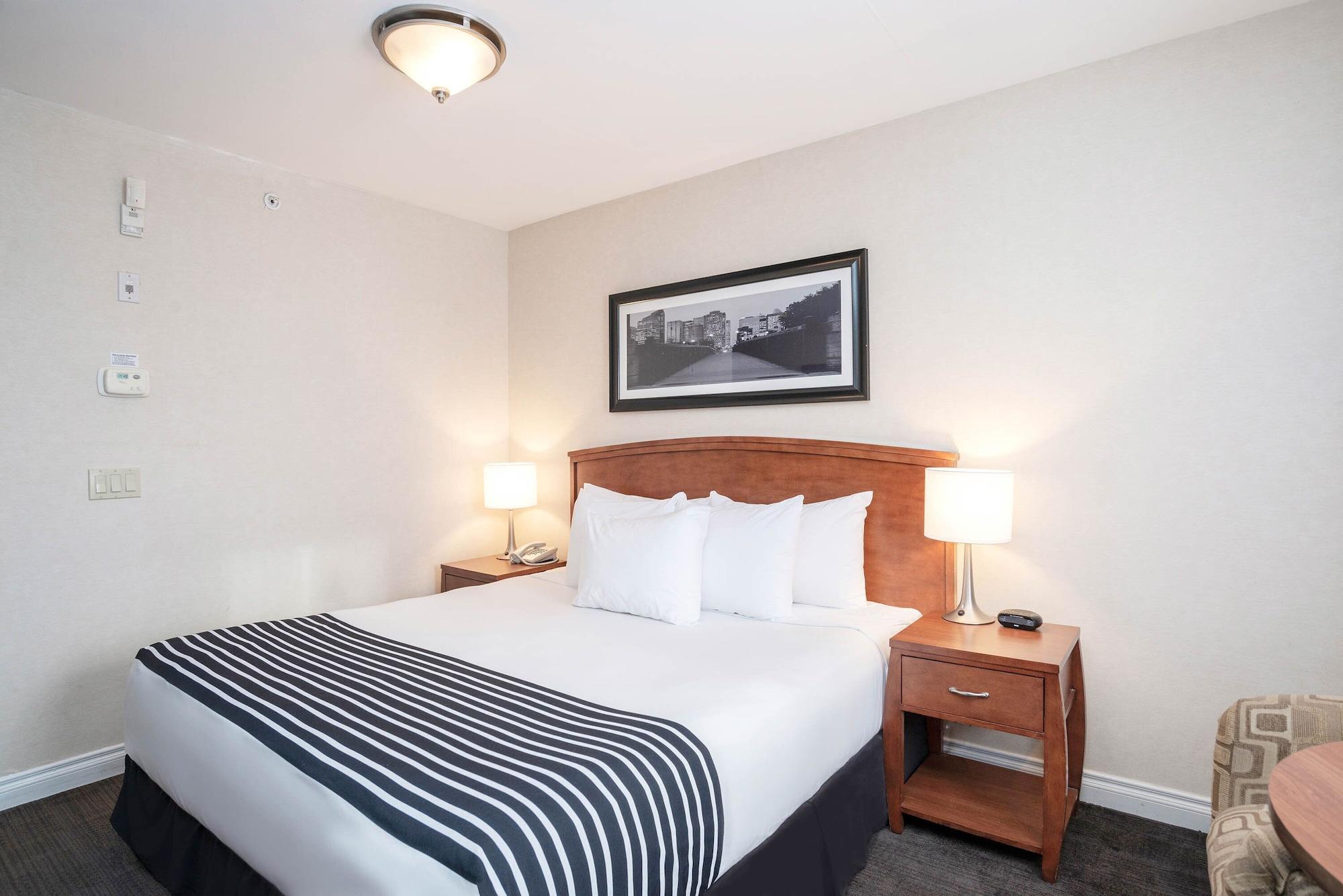 Sandman Hotel & Suites Calgary West Dış mekan fotoğraf