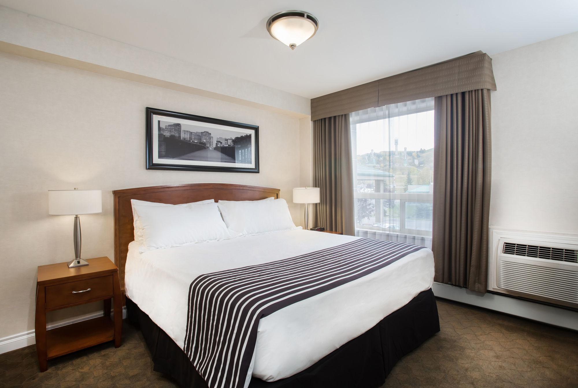 Sandman Hotel & Suites Calgary West Dış mekan fotoğraf